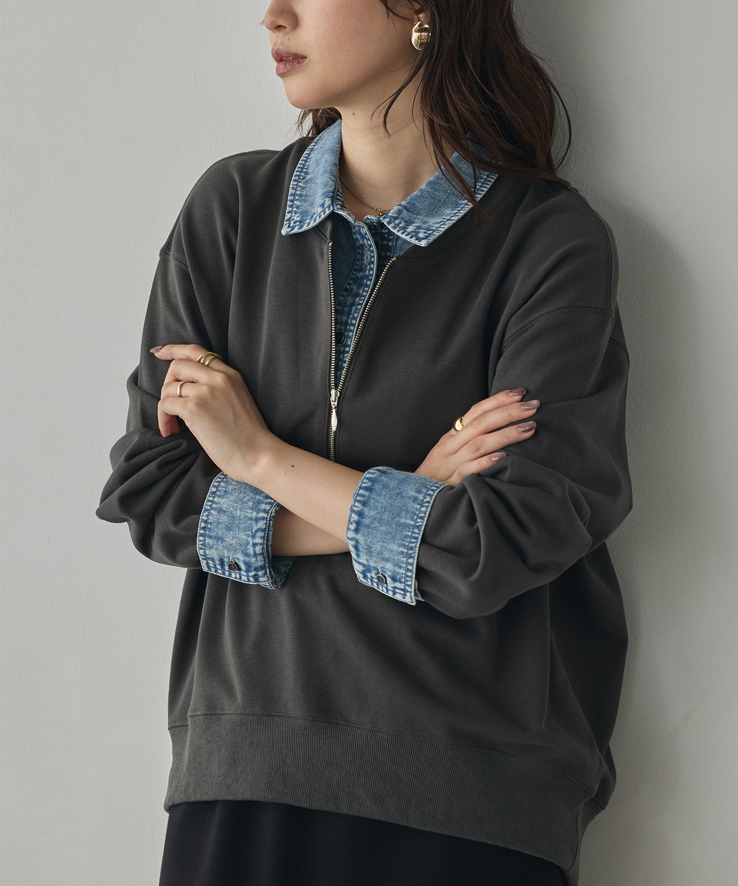 DENIM-COLLAR DOCKING FAKE-LAYERED TOP