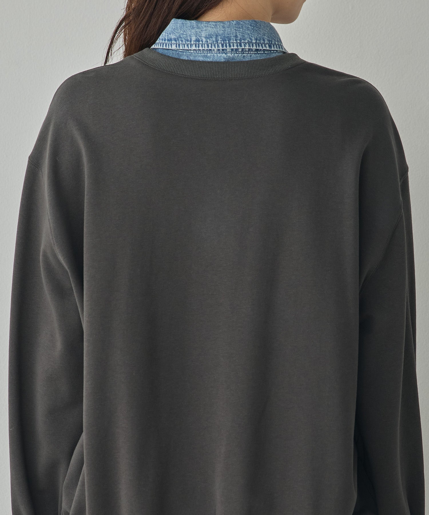 DENIM-COLLAR DOCKING FAKE-LAYERED TOP