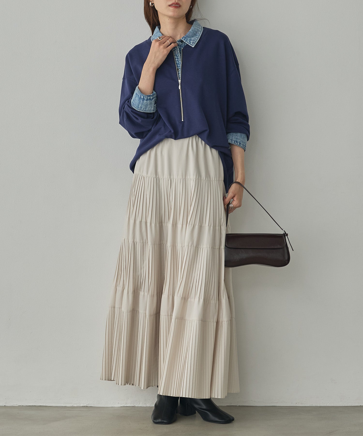 DENIM-COLLAR DOCKING FAKE-LAYERED TOP