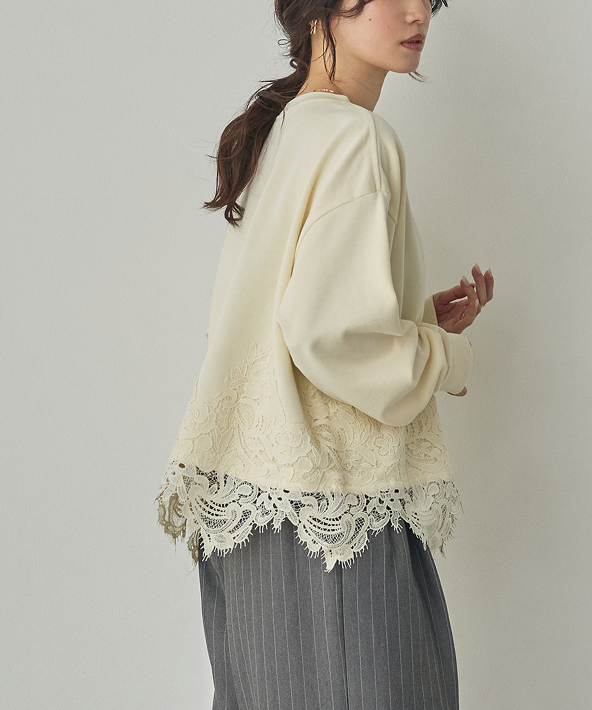 FLEECE-LINED LACE-DOCKED TOPS