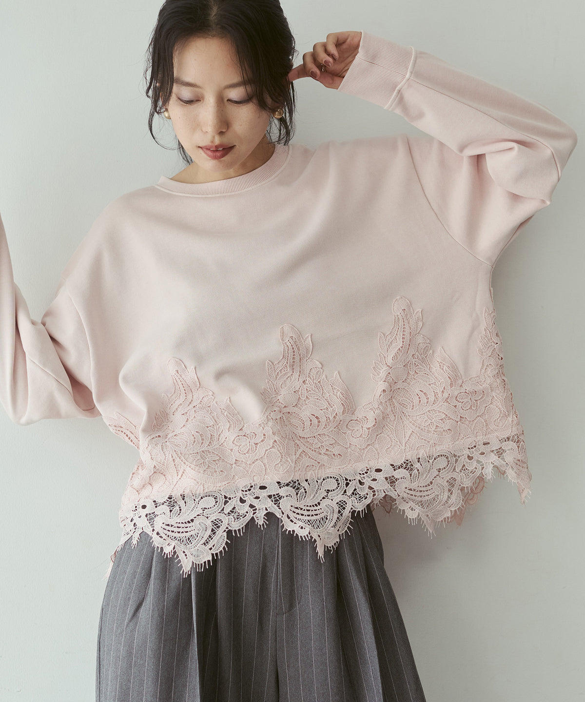 FLEECE-LINED LACE-DOCKED TOPS