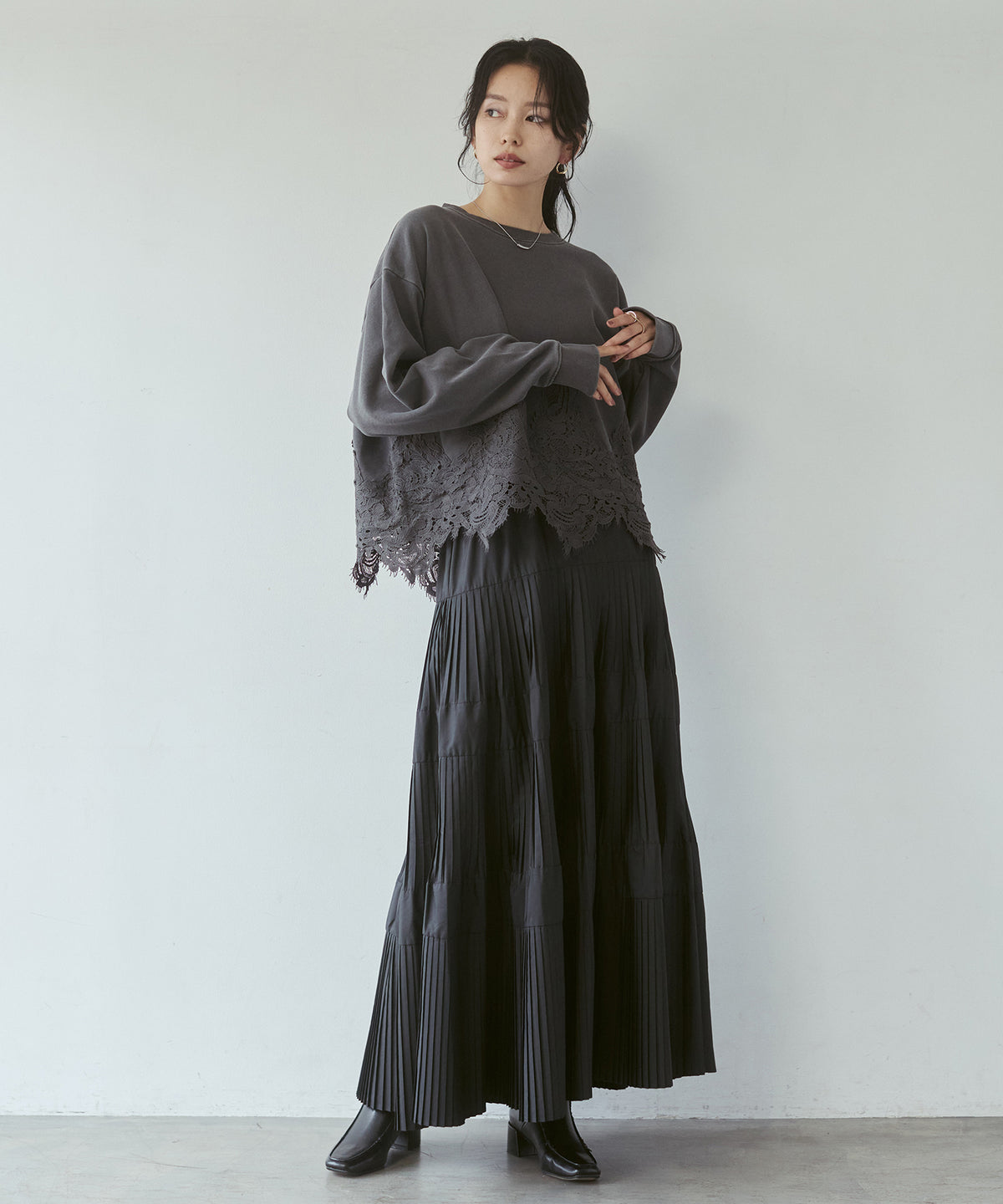 FLEECE-LINED LACE-DOCKED TOPS