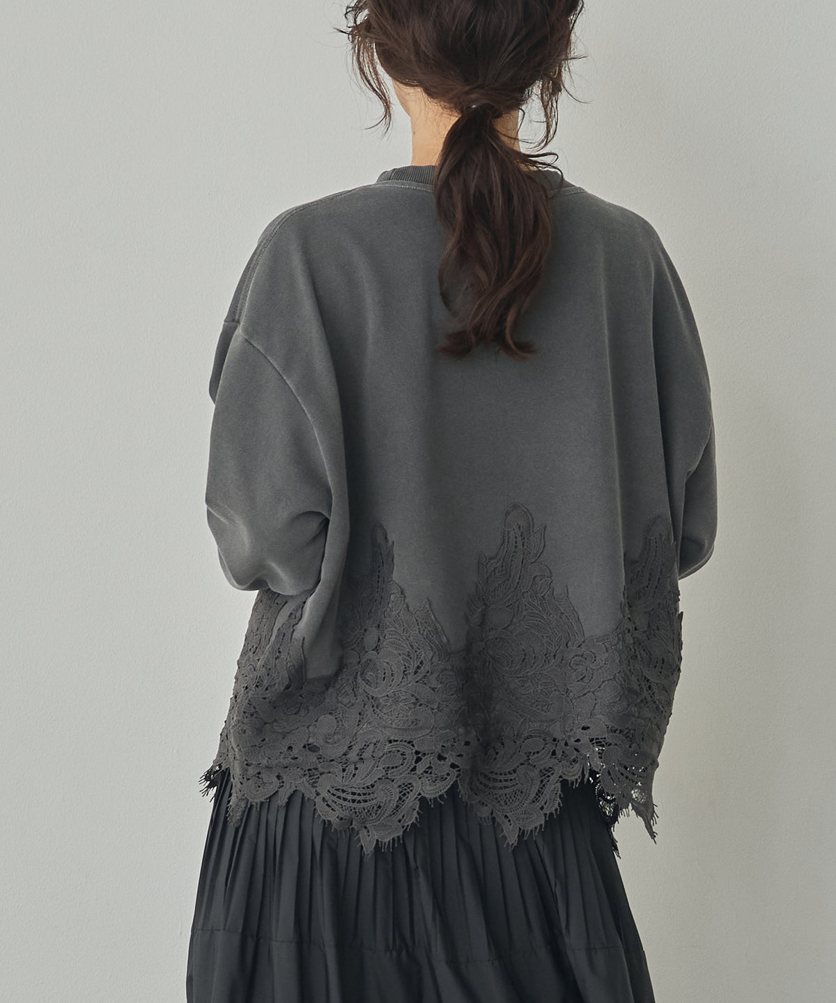 FLEECE-LINED LACE-DOCKED TOPS