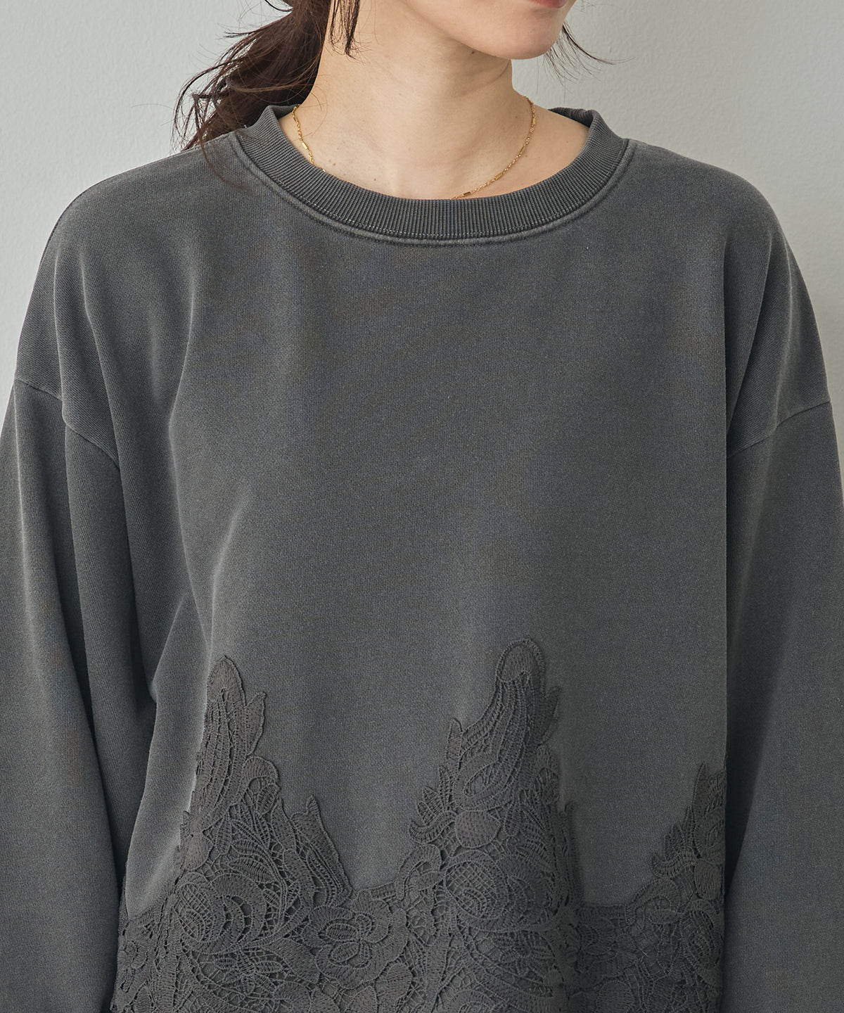 FLEECE-LINED LACE-DOCKED TOPS