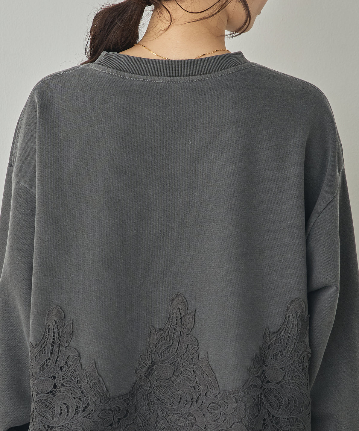 FLEECE-LINED LACE-DOCKED TOPS