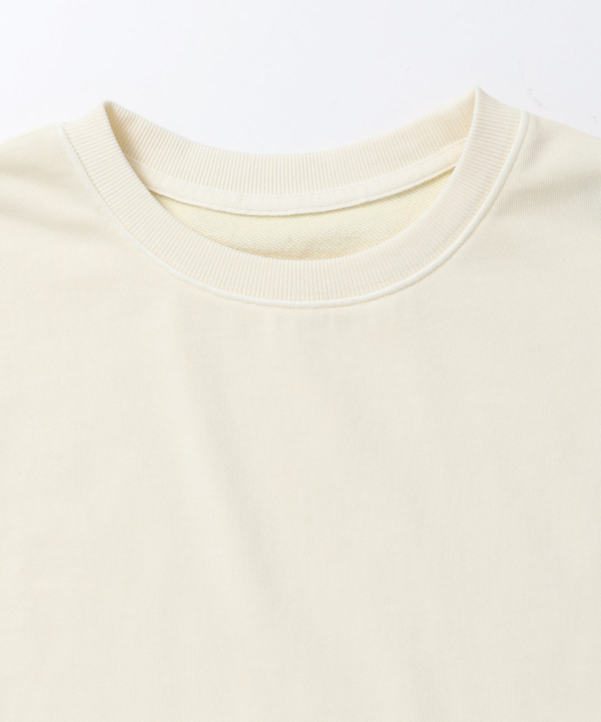 FLEECE-LINED LACE-DOCKED TOPS