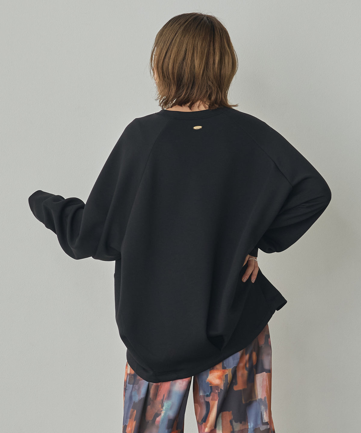 THICK CARDBOARD DOLMAN-SLEEVE TOPS