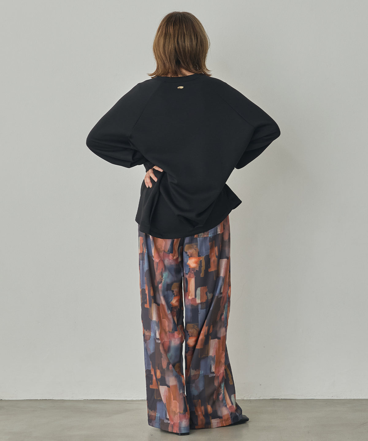 THICK CARDBOARD DOLMAN-SLEEVE TOPS