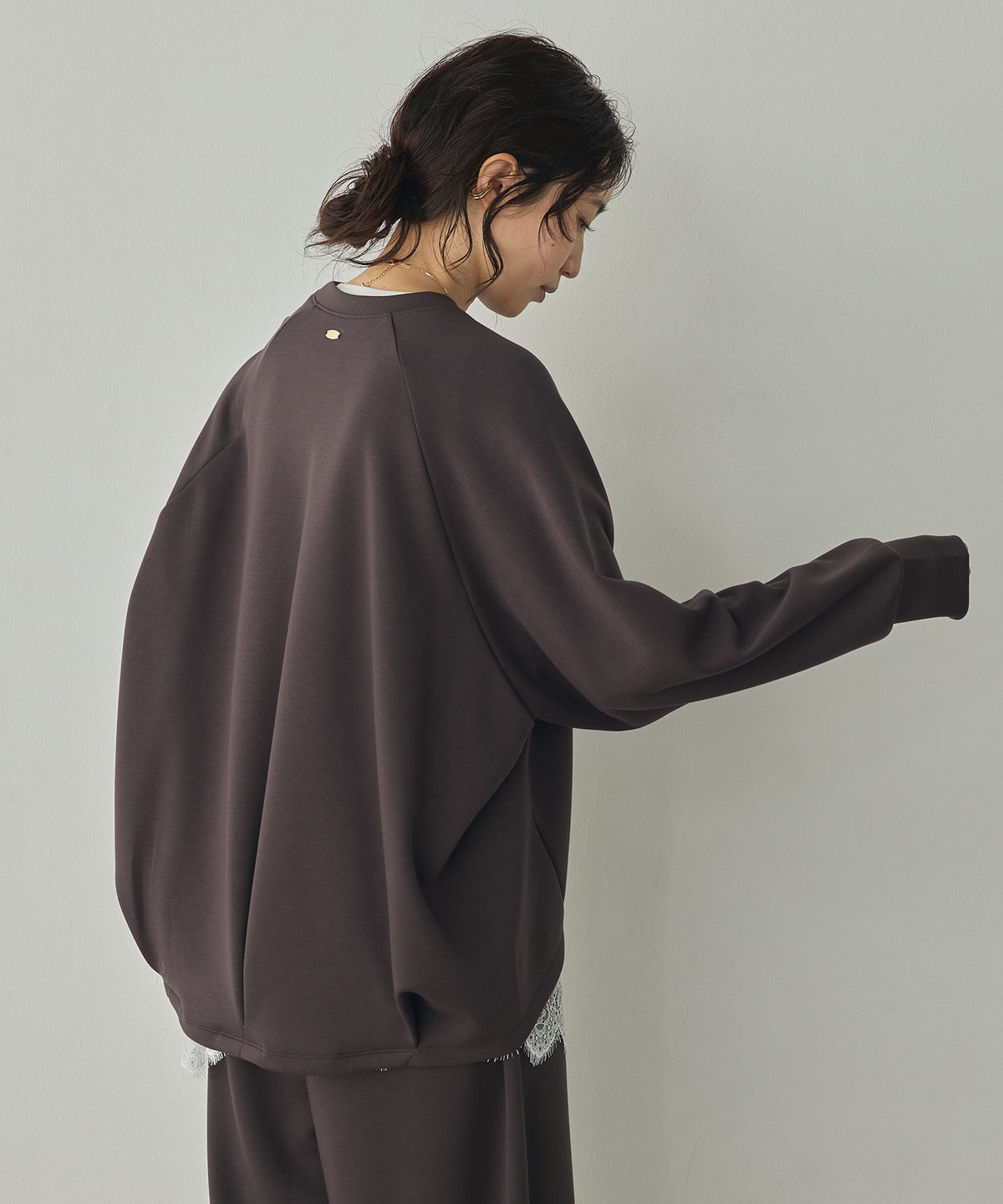 THICK CARDBOARD DOLMAN-SLEEVE TOPS