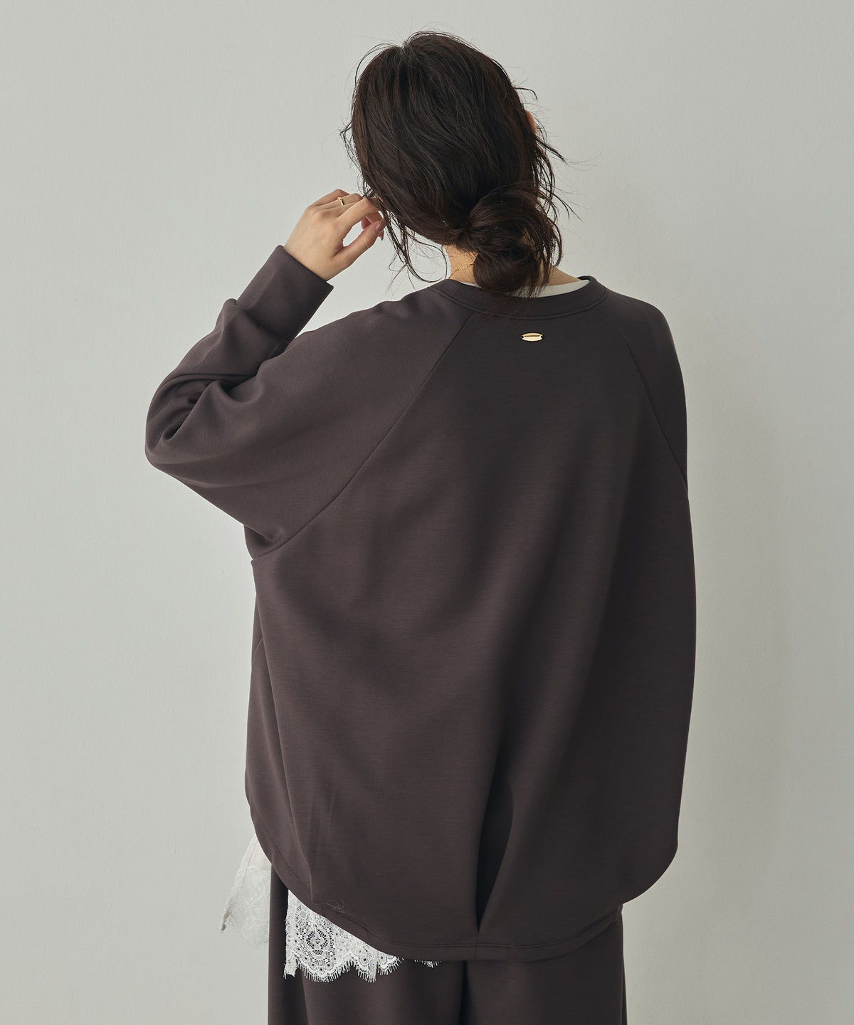 THICK CARDBOARD DOLMAN-SLEEVE TOPS