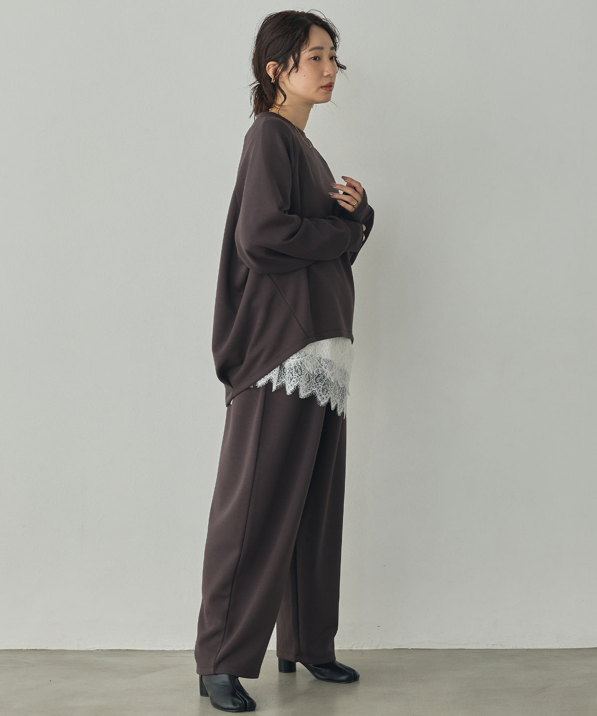 THICK CARDBOARD DOLMAN-SLEEVE TOPS