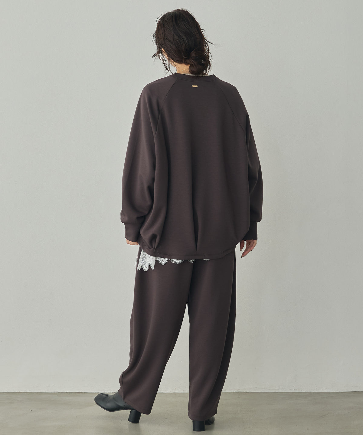 THICK CARDBOARD DOLMAN-SLEEVE TOPS