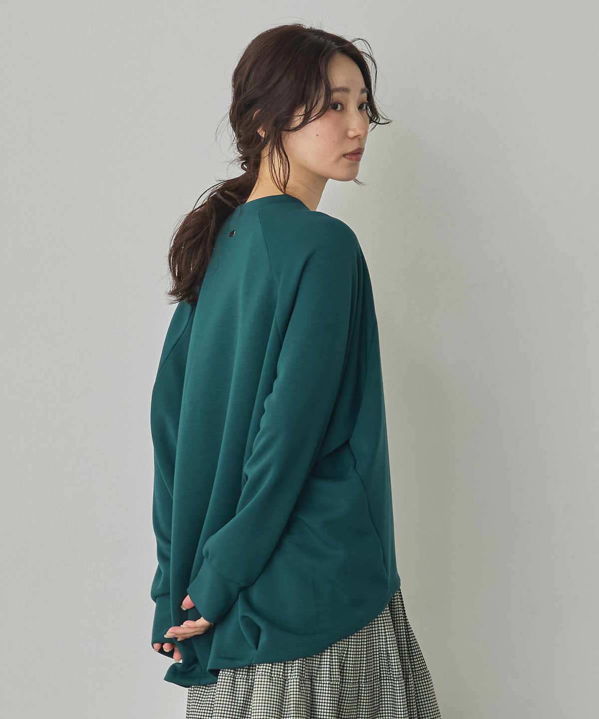 THICK CARDBOARD DOLMAN-SLEEVE TOPS