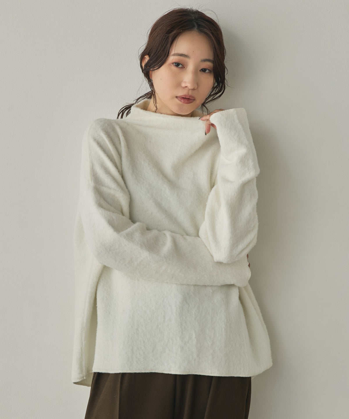 HIGH-NECK SHAGGY CRUISE TOP