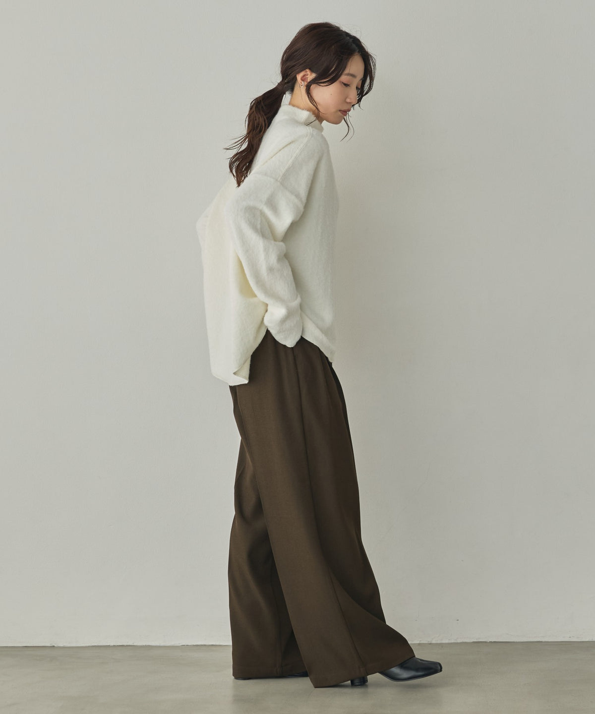 HIGH-NECK SHAGGY CRUISE TOP