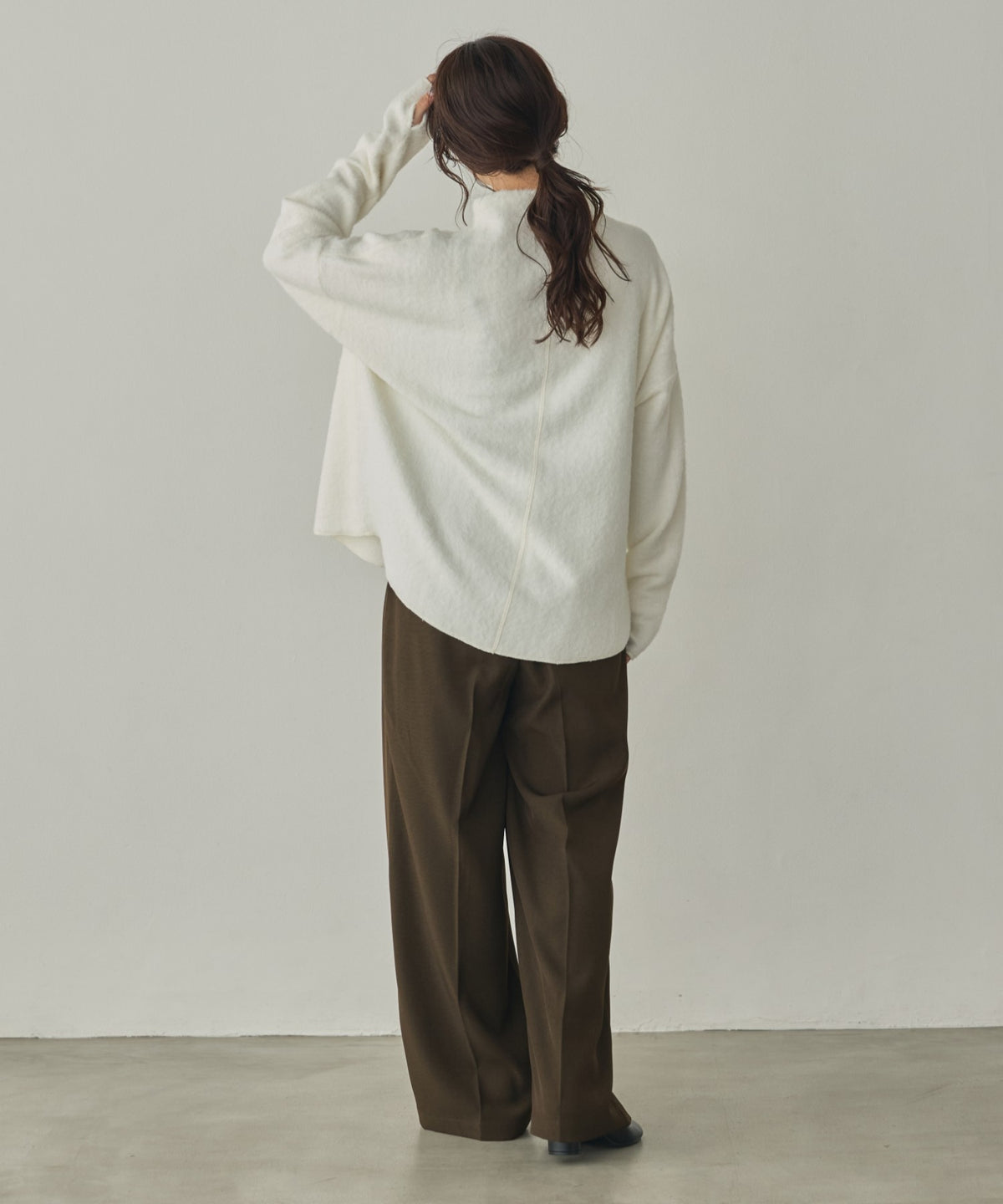 HIGH-NECK SHAGGY CRUISE TOP