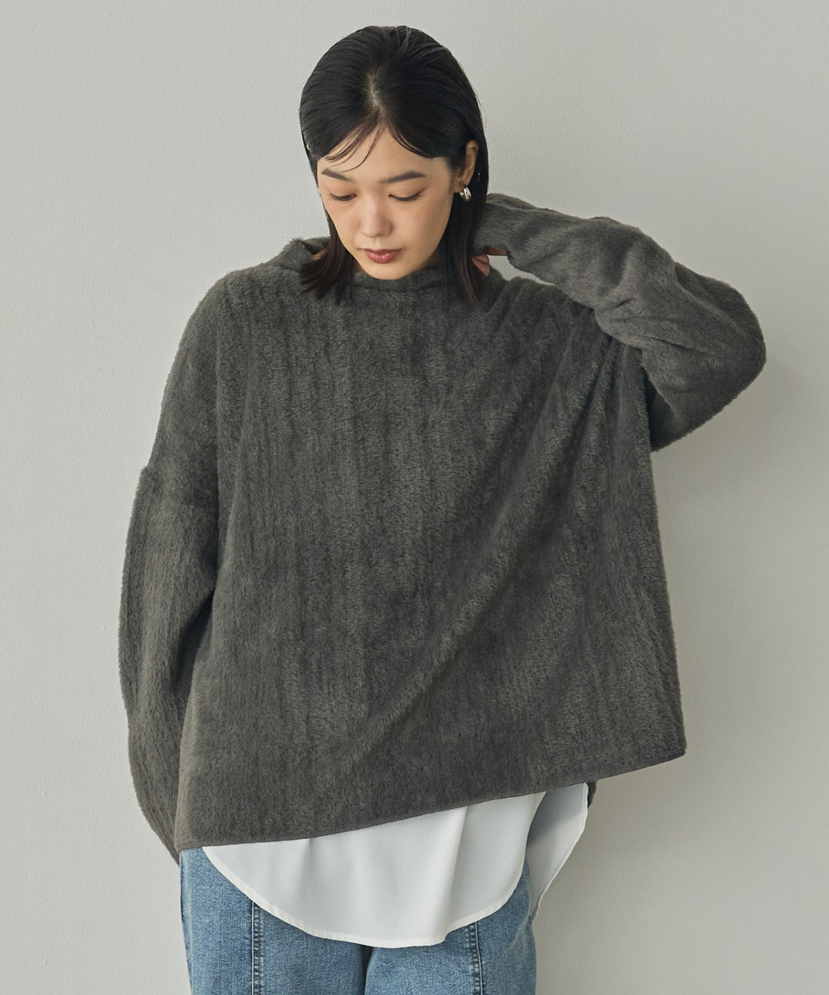 HIGH-NECK SHAGGY CRUISE TOP