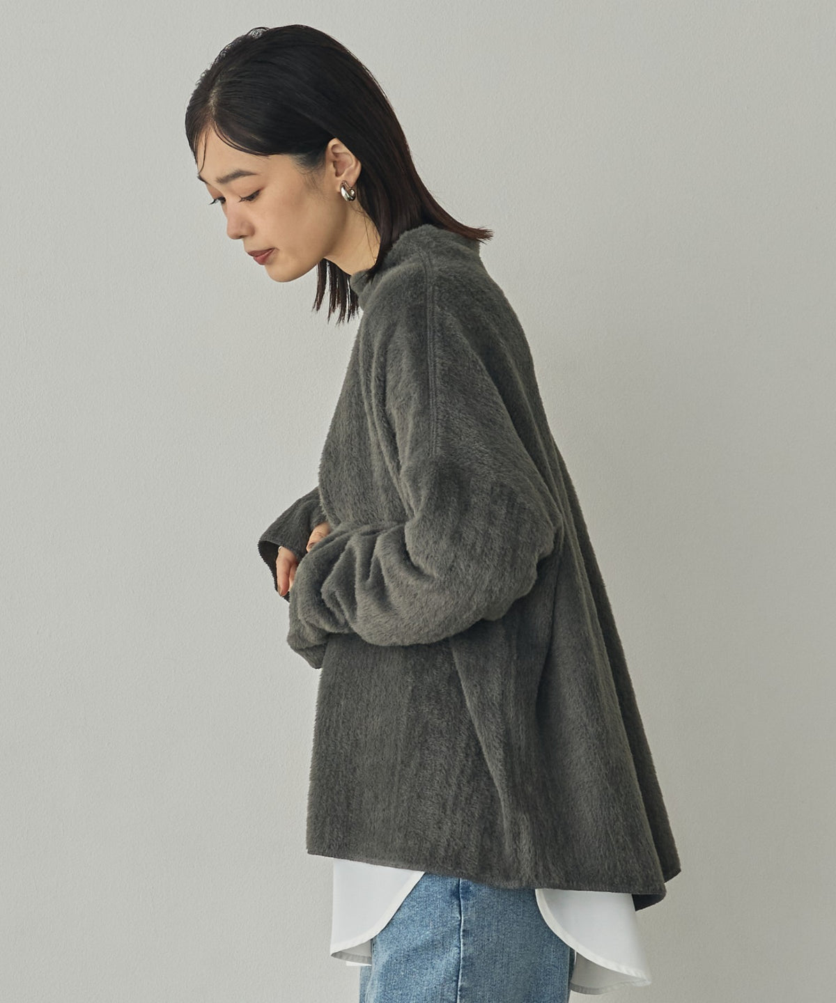 HIGH-NECK SHAGGY CRUISE TOP