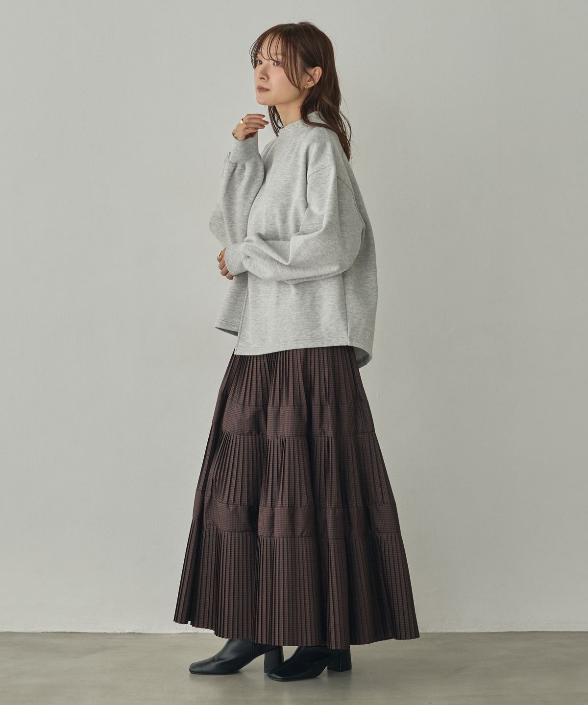 ASYMMETRICAL-DESIGN FLEECE-LINED SWEAT
