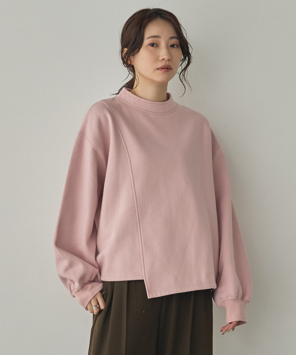 ASYMMETRICAL-DESIGN FLEECE-LINED SWEAT