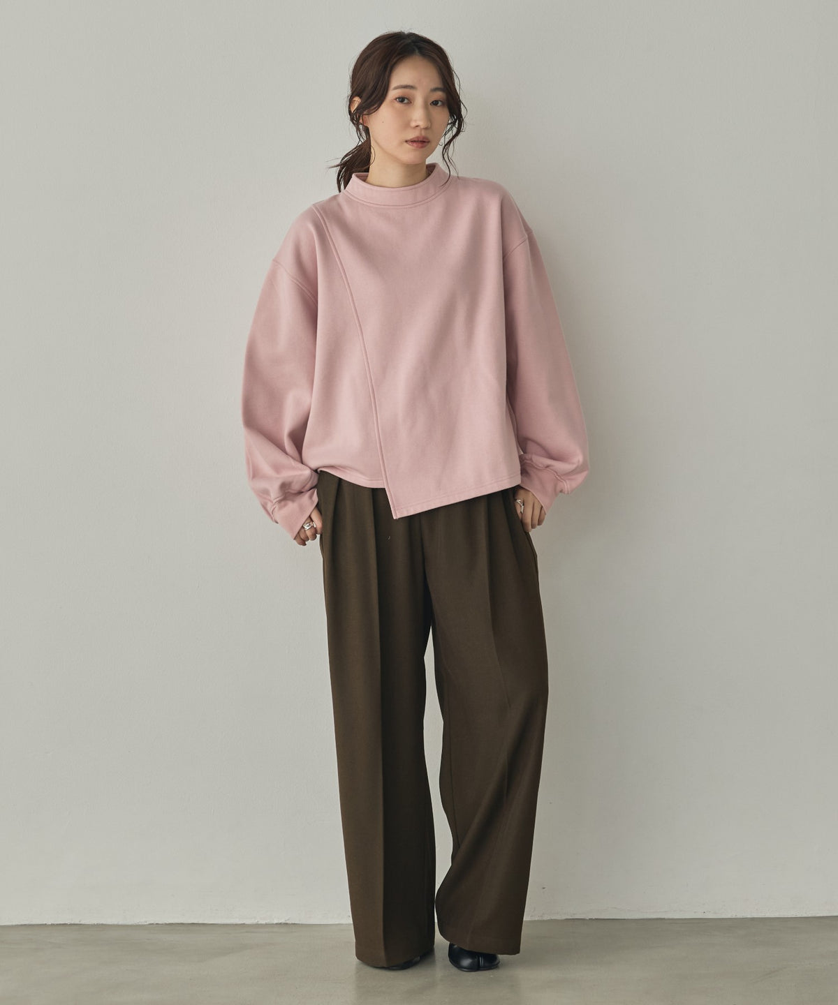 ASYMMETRICAL-DESIGN FLEECE-LINED SWEAT