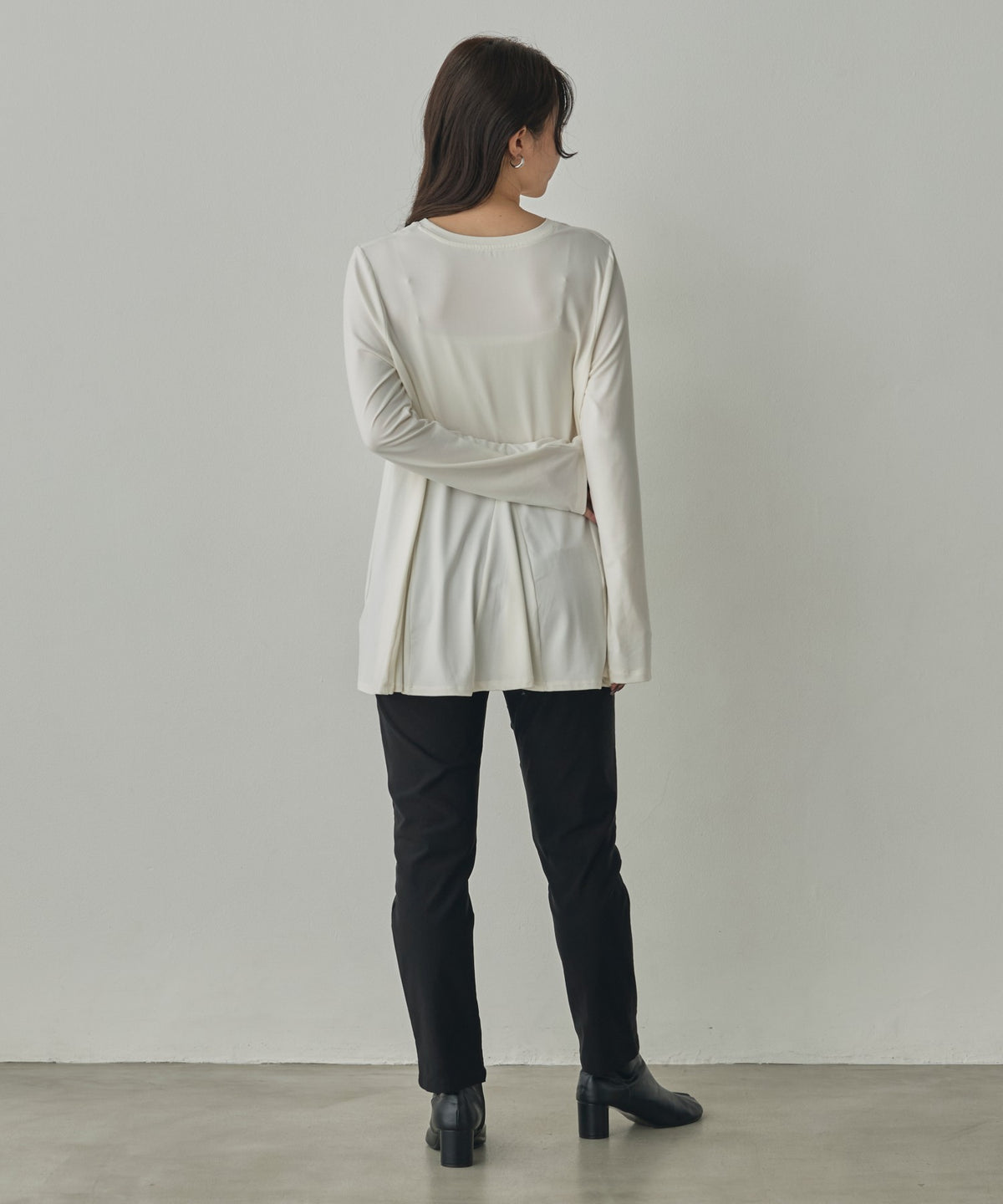 SOFT AND STRETCHY KNIT TOPS
