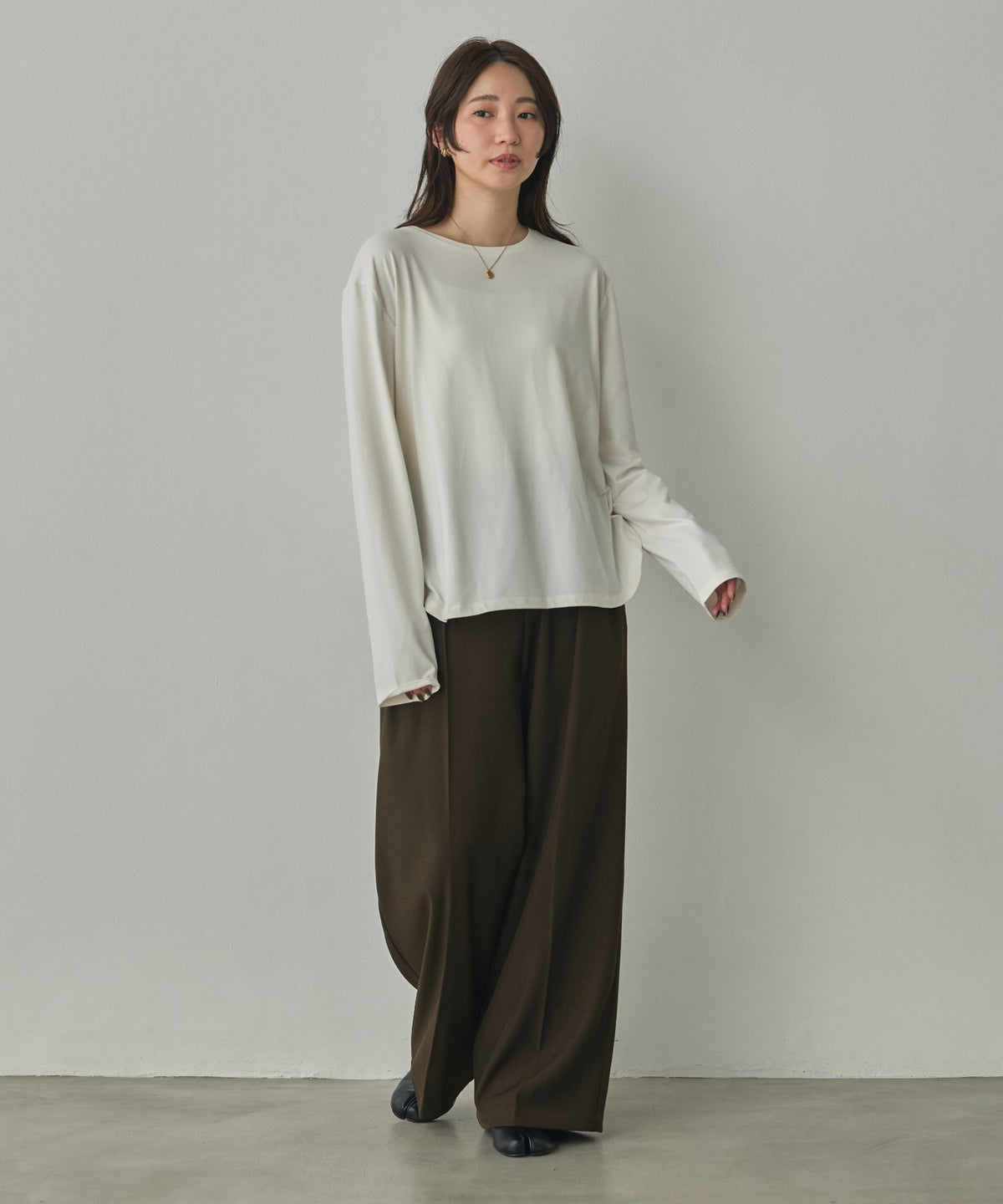 SOFT AND STRETCHY T-SHIRT: BASIC TOPS