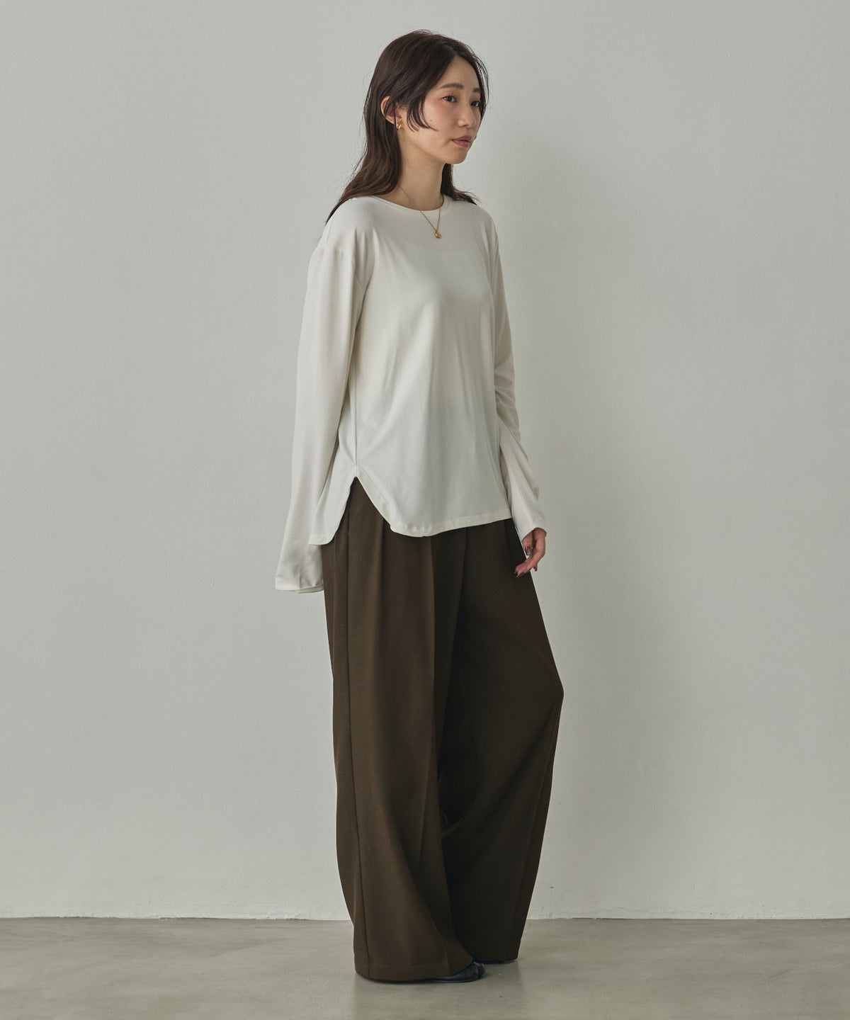 SOFT AND STRETCHY T-SHIRT: BASIC TOPS