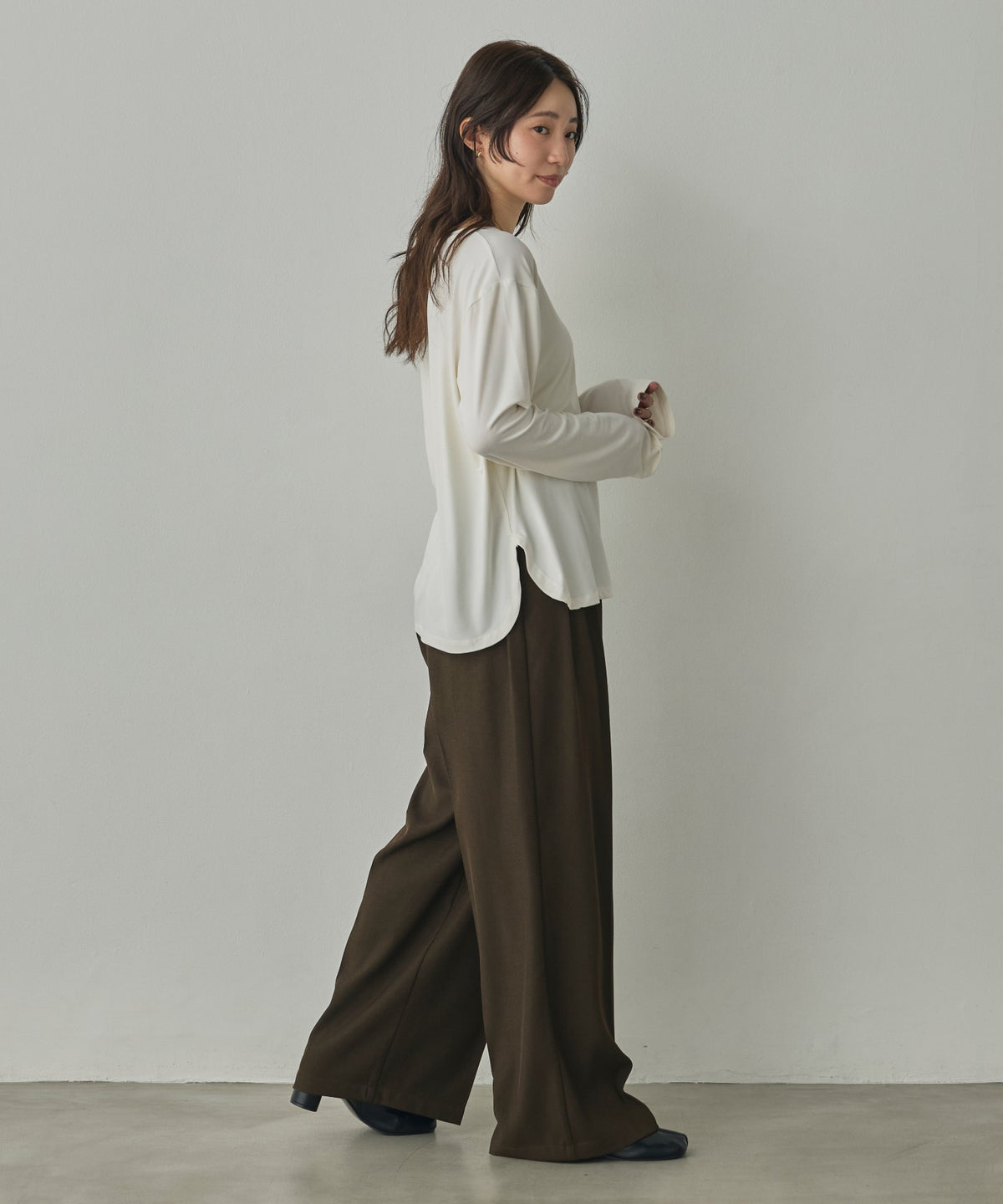 SOFT AND STRETCHY T-SHIRT: BASIC TOPS