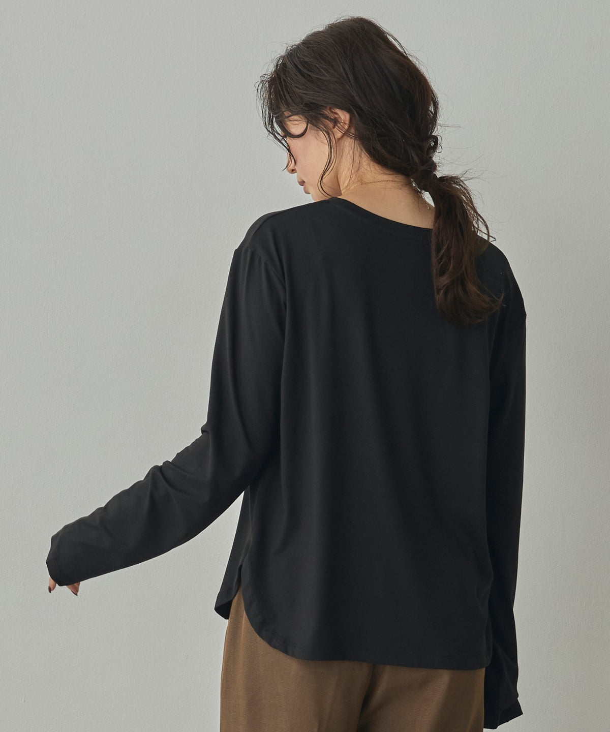 SOFT AND STRETCHY T-SHIRT: BASIC TOPS