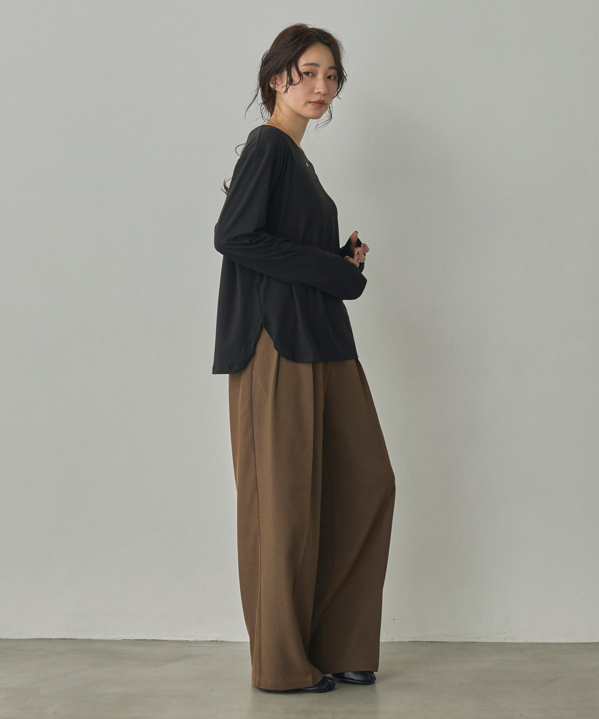 SOFT AND STRETCHY T-SHIRT: BASIC TOPS