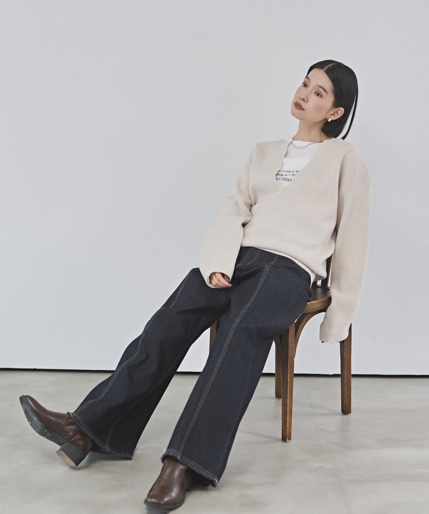 静電気防止】やわもちヤーン 深Vデザインニット