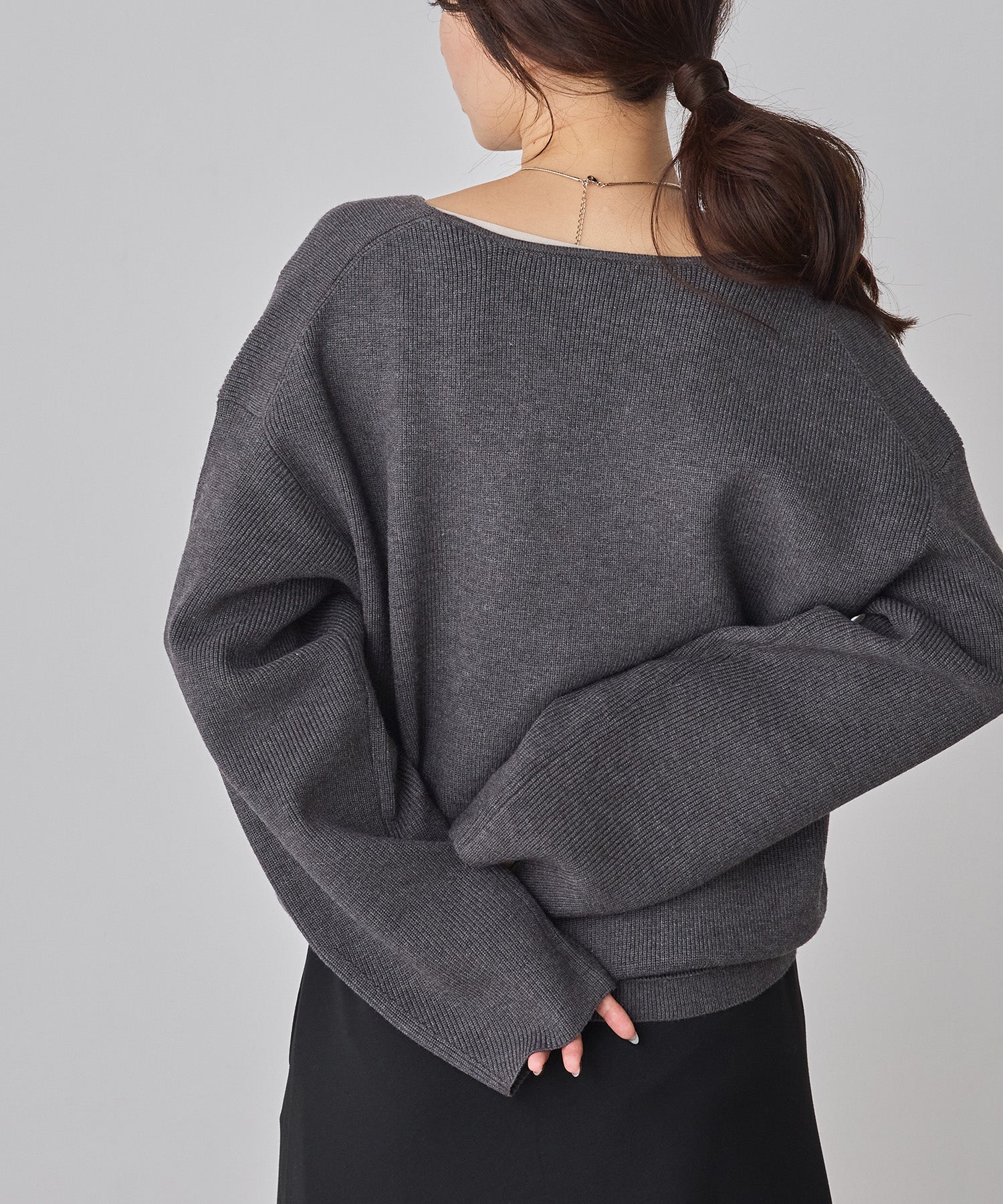 ANTI-STATIC] YAWAMOCHI YARN DEEP V NECK KNIT