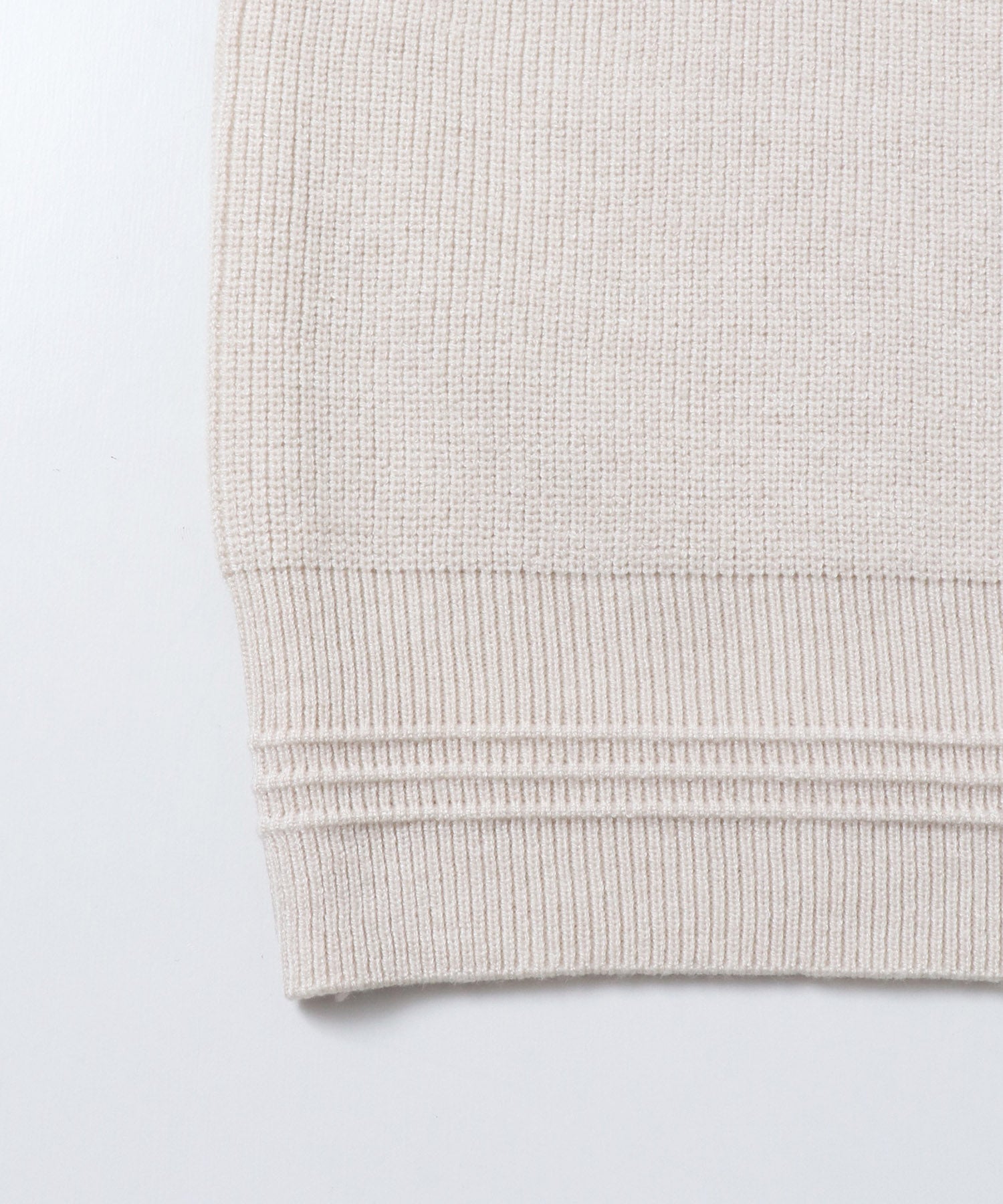 ANTI-STATIC] YAWAMOCHI YARN DEEP V NECK KNIT