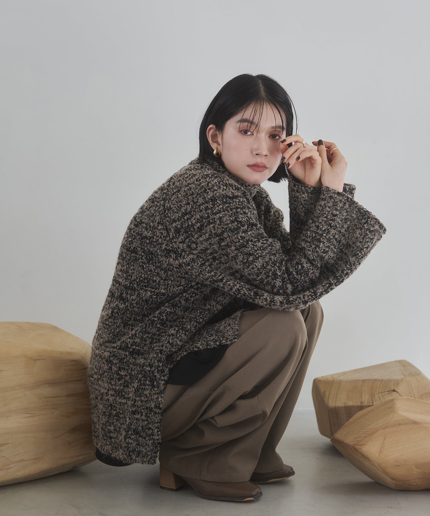 BOUCLE HIGH NECK KNIT