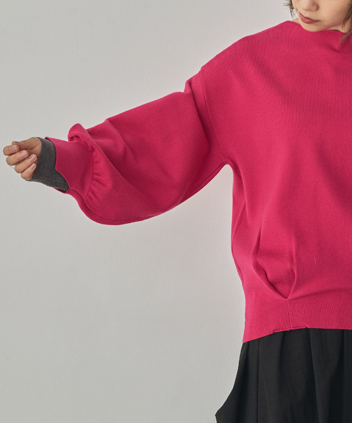 [ANTI-STATIC] YAWAMOCHI YARN PUFFY-SLEEVE COLOR-BLOCK KNIT