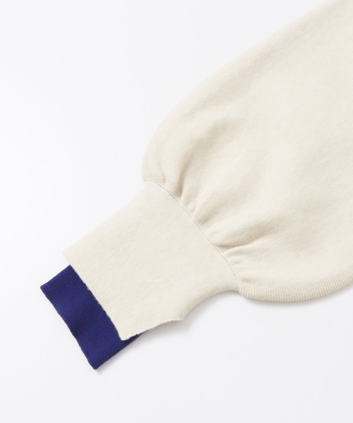 [ANTI-STATIC] YAWAMOCHI YARN PUFFY-SLEEVE COLOR-BLOCK KNIT