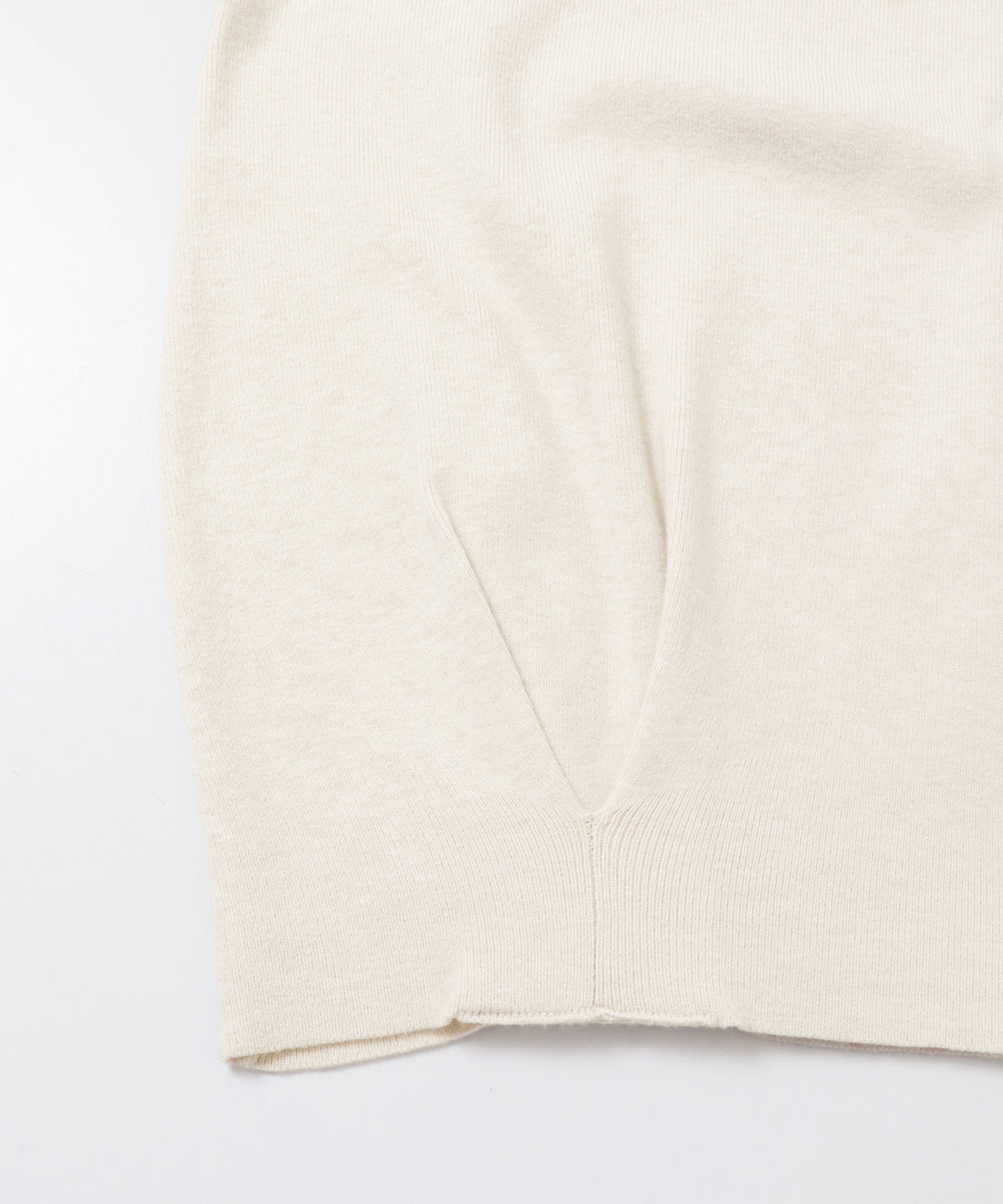 [ANTI-STATIC] YAWAMOCHI YARN PUFFY-SLEEVE COLOR-BLOCK KNIT