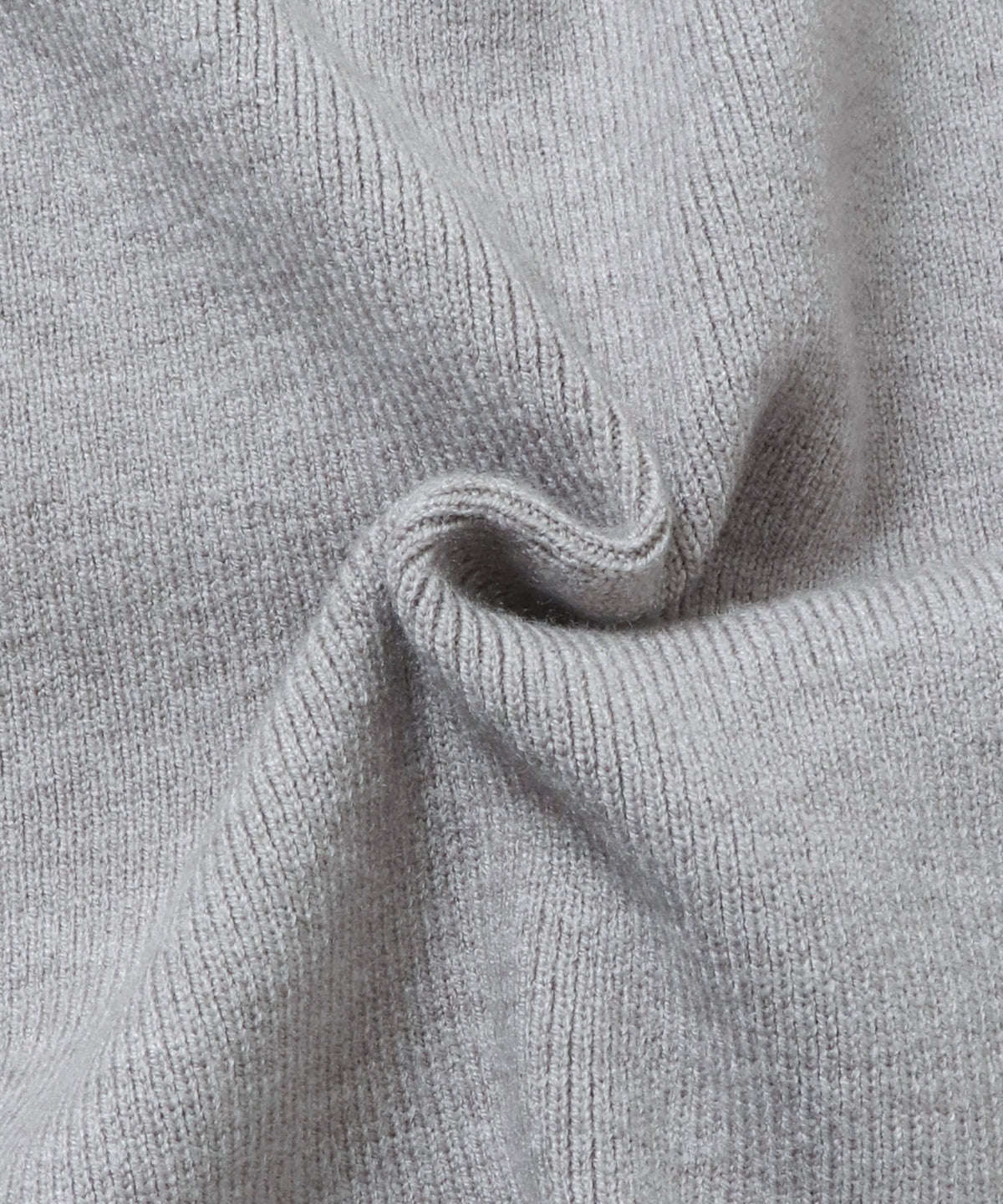 [ANTI-STATIC] YAWAMOCHI YARN COLOR-BLOCKED DROP-SHOULDER KNIT