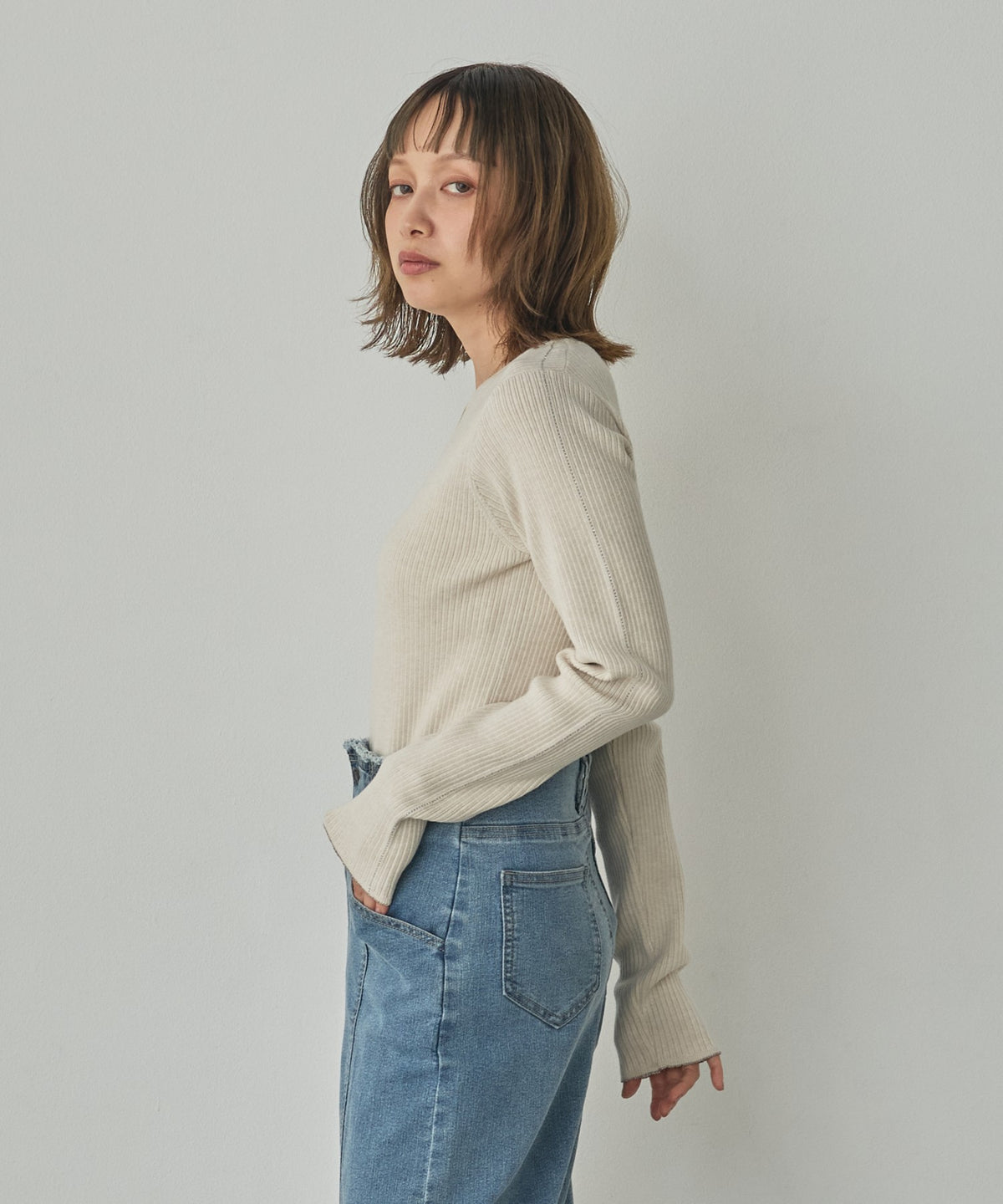 [ANTI-STATIC] YAWAMOCHI YARN WITH SEQUINS CREW-NECK KNIT