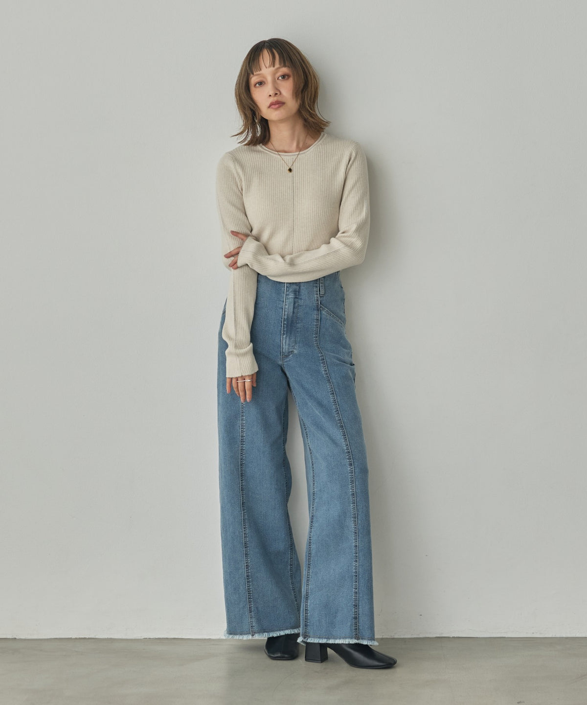 [ANTI-STATIC] YAWAMOCHI YARN WITH SEQUINS CREW-NECK KNIT