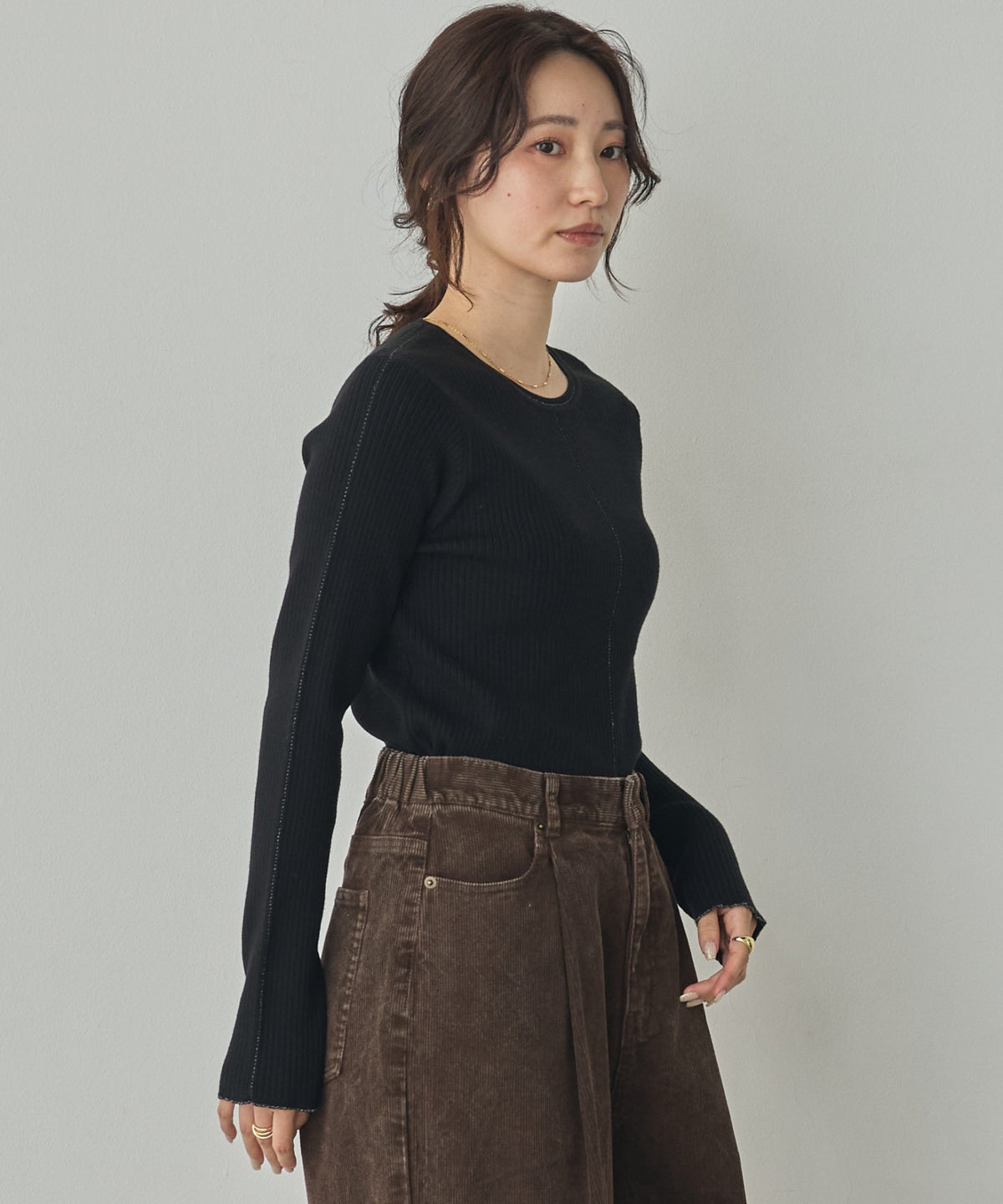 [ANTI-STATIC] YAWAMOCHI YARN WITH SEQUINS CREW-NECK KNIT