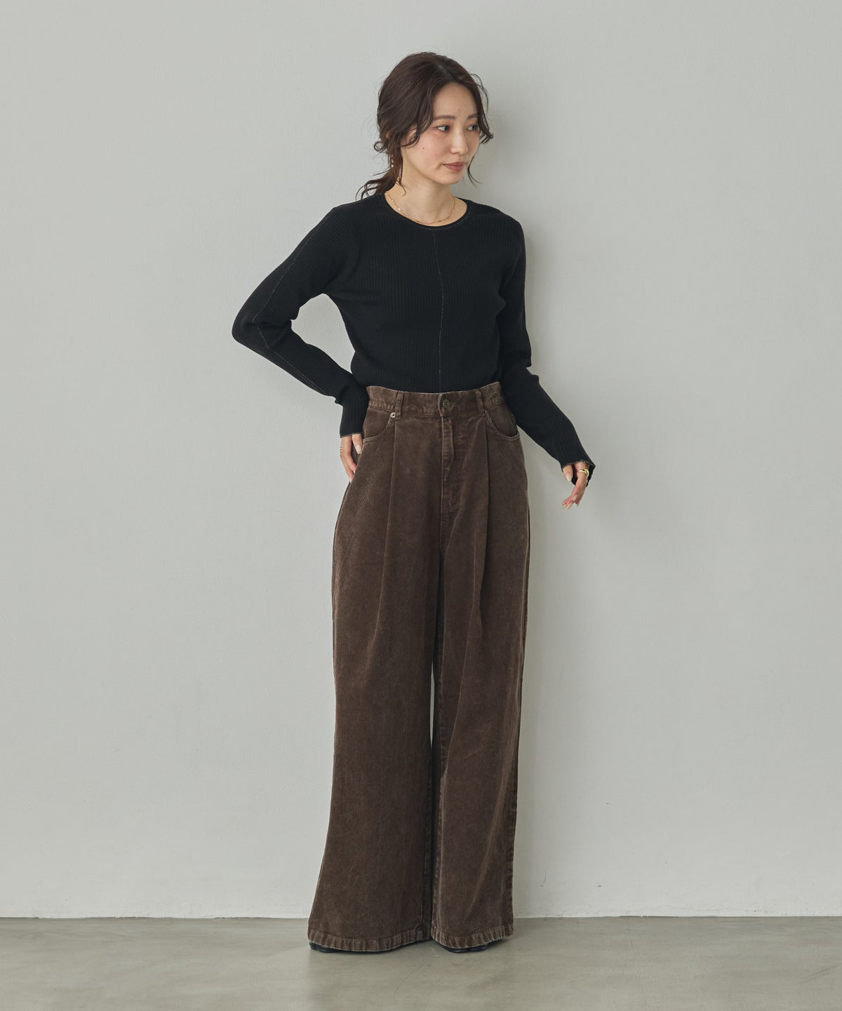 [ANTI-STATIC] YAWAMOCHI YARN WITH SEQUINS CREW-NECK KNIT