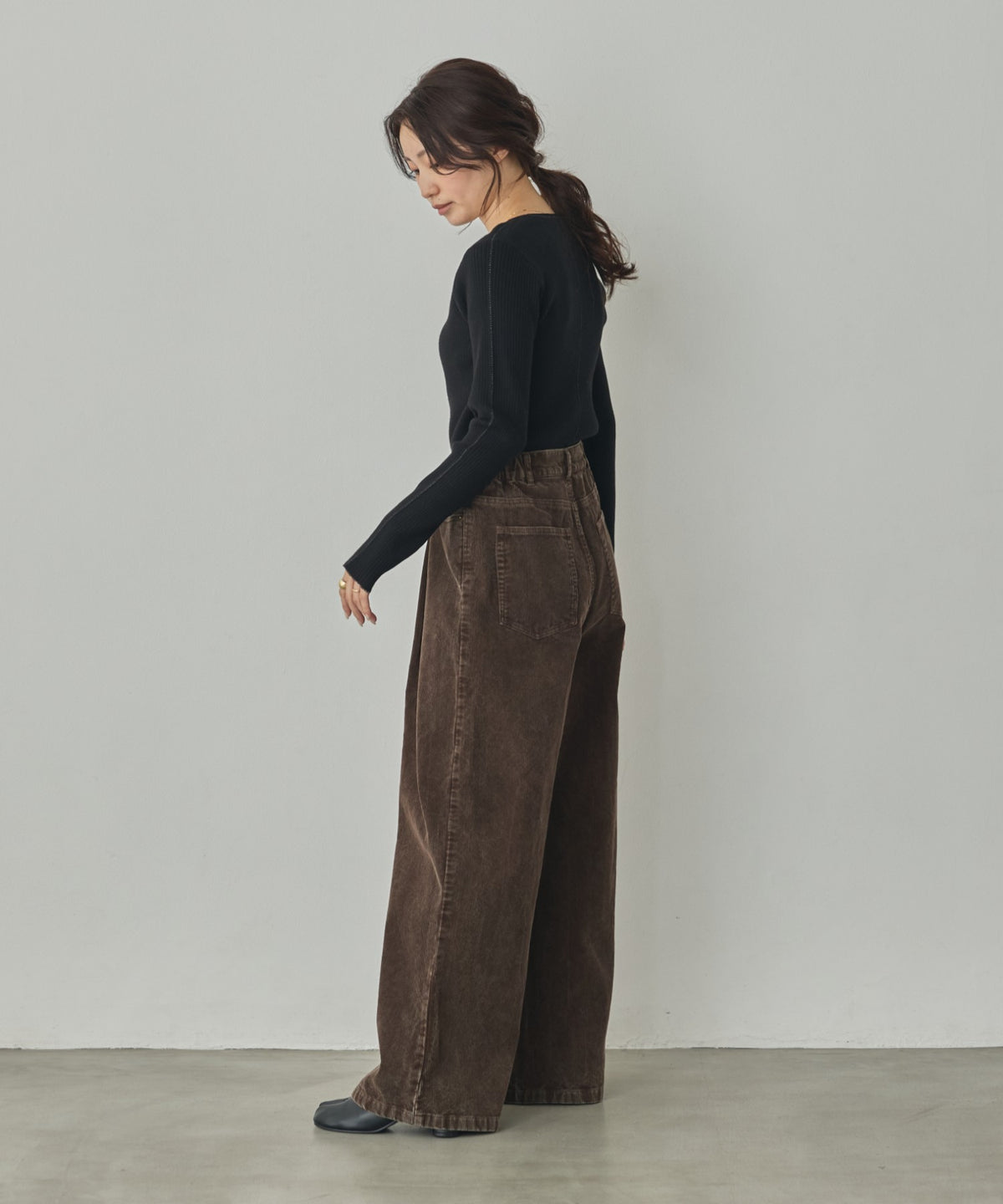 [ANTI-STATIC] YAWAMOCHI YARN WITH SEQUINS CREW-NECK KNIT