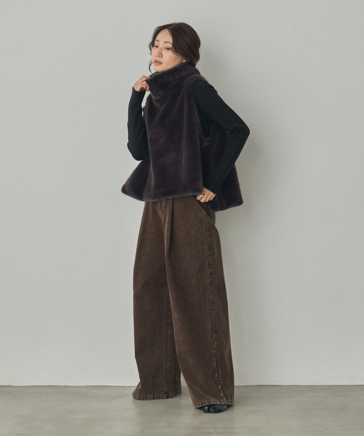 [ANTI-STATIC] YAWAMOCHI YARN WITH SEQUINS CREW-NECK KNIT