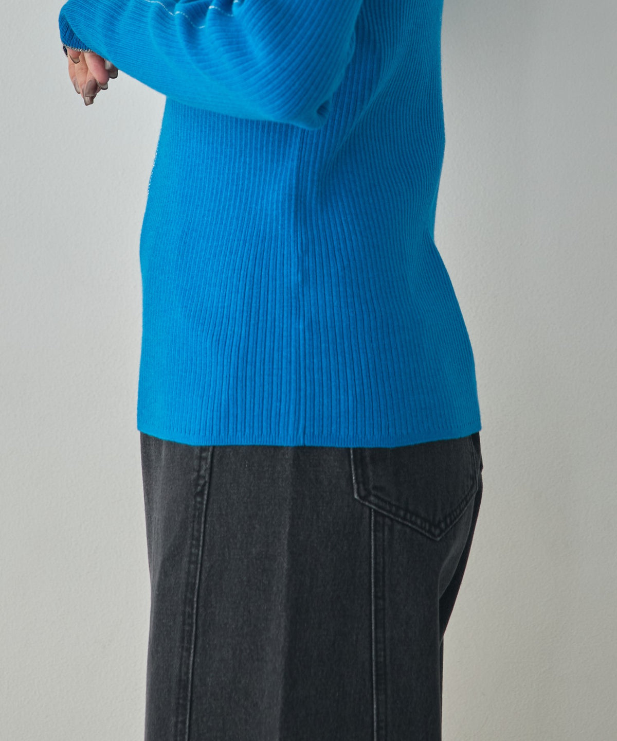 [ANTI-STATIC] YAWAMOCHI YARN WITH SEQUINS CREW-NECK KNIT