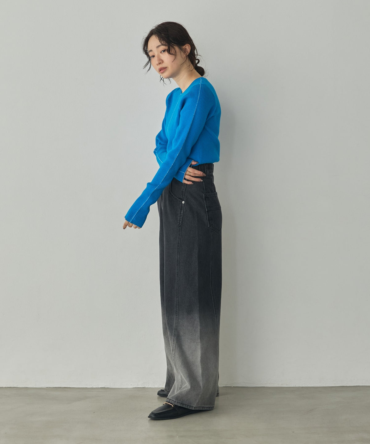 [ANTI-STATIC] YAWAMOCHI YARN WITH SEQUINS CREW-NECK KNIT