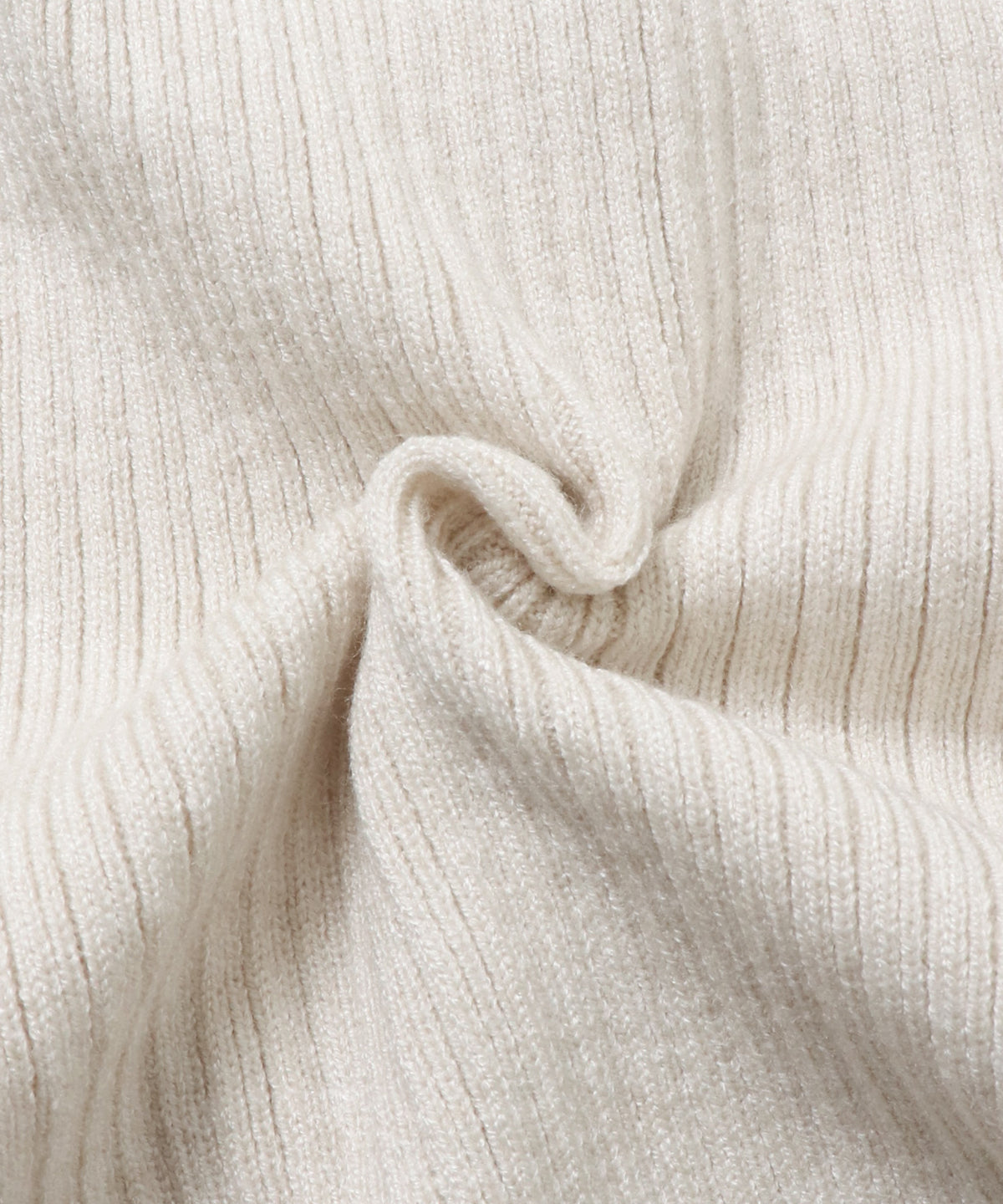 [ANTI-STATIC] YAWAMOCHI YARN WITH SEQUINS CREW-NECK KNIT
