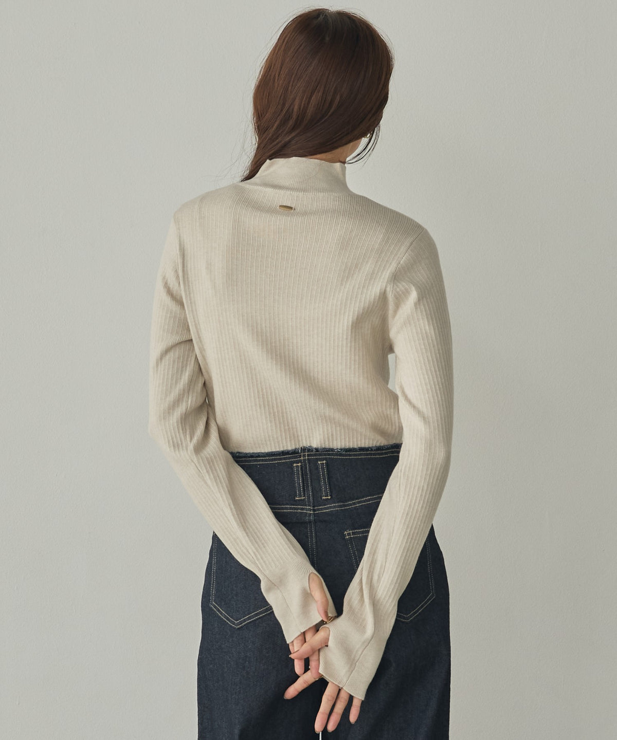 [ANTI-STATIC] YAWAMOCHI YARN THUMB-HOLE HIGH-NECK KNIT