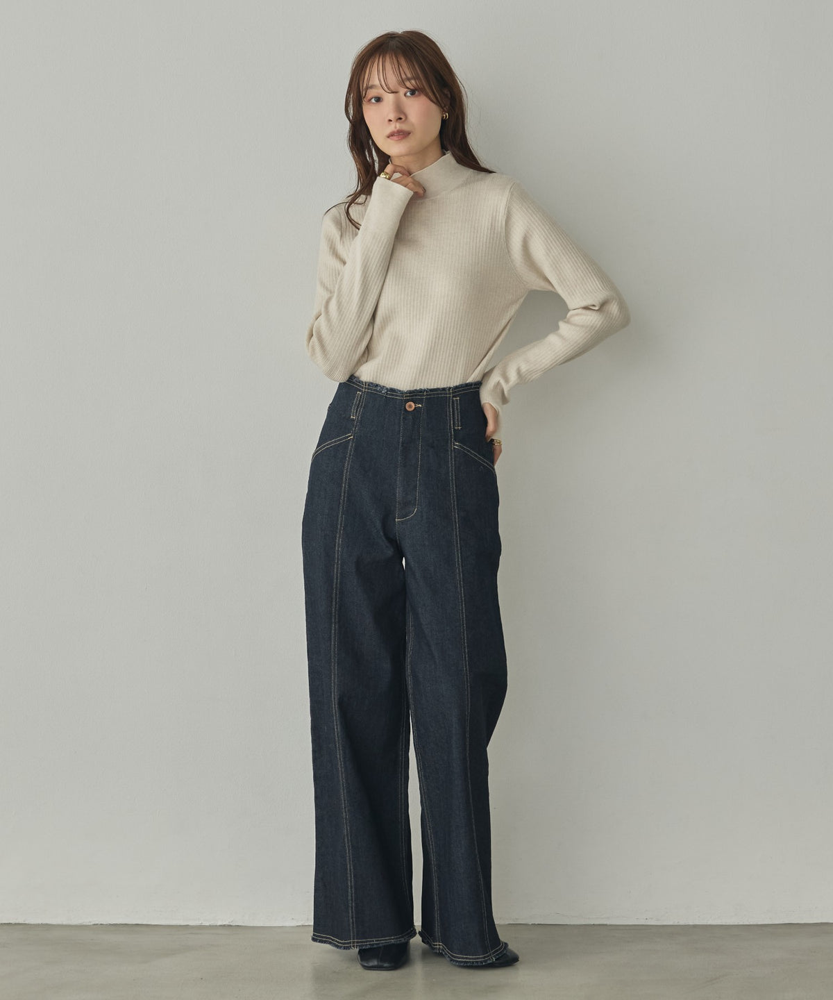 [ANTI-STATIC] YAWAMOCHI YARN THUMB-HOLE HIGH-NECK KNIT
